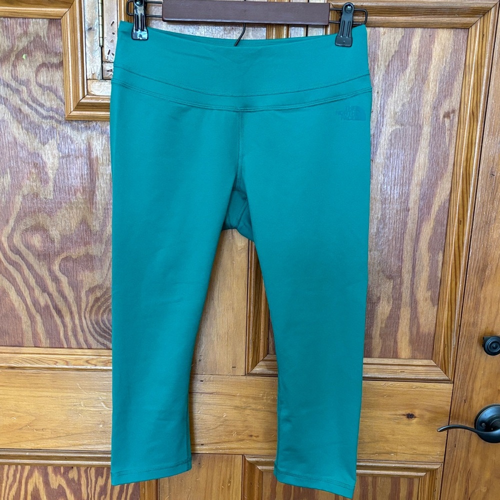 The North Face womens Teal capris length Leggings